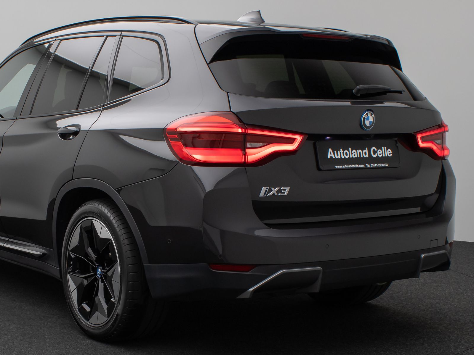 Fahrzeugabbildung BMW iX3 Impressive Panorama 360°HUD DAB H/K Sport