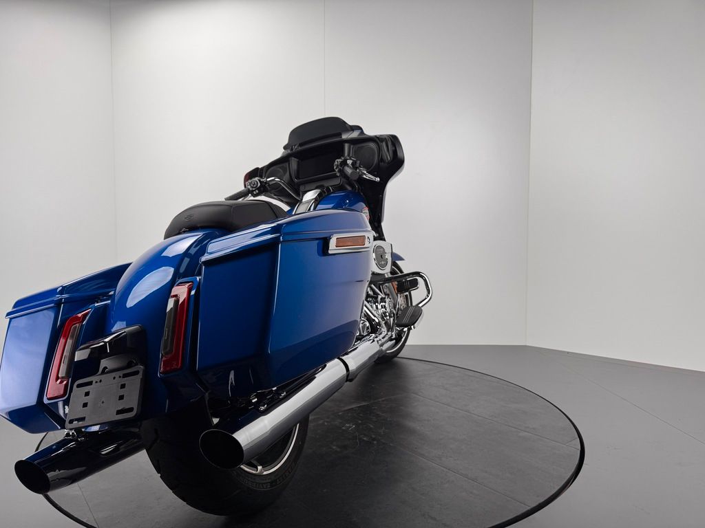 Fahrzeugabbildung Harley-Davidson STREET GLIDE *NEUWERTIG *5HD