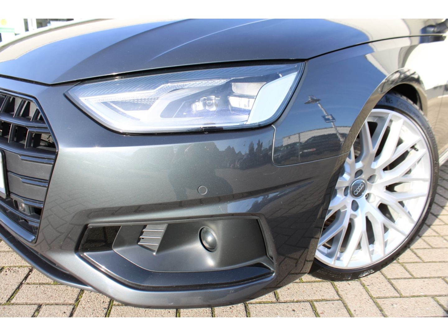 AUDI A4 35 TDI S-Tronic advanced Avant LED Navi DAB V - Image 30