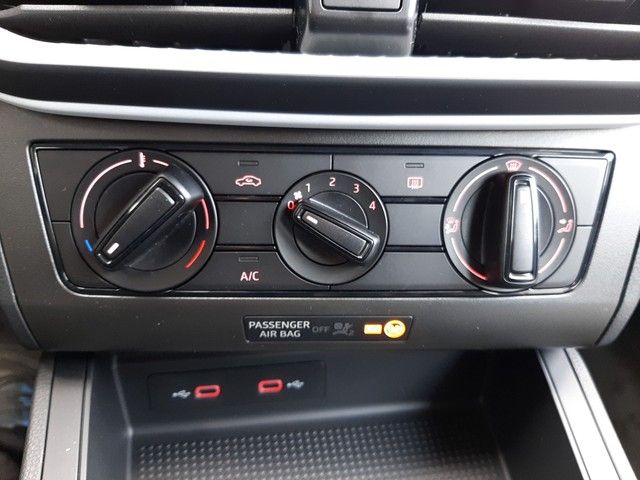 Fahrzeugabbildung Seat Ibiza Style Hola 1.0 MPI LED PDC 15"Alu FSE