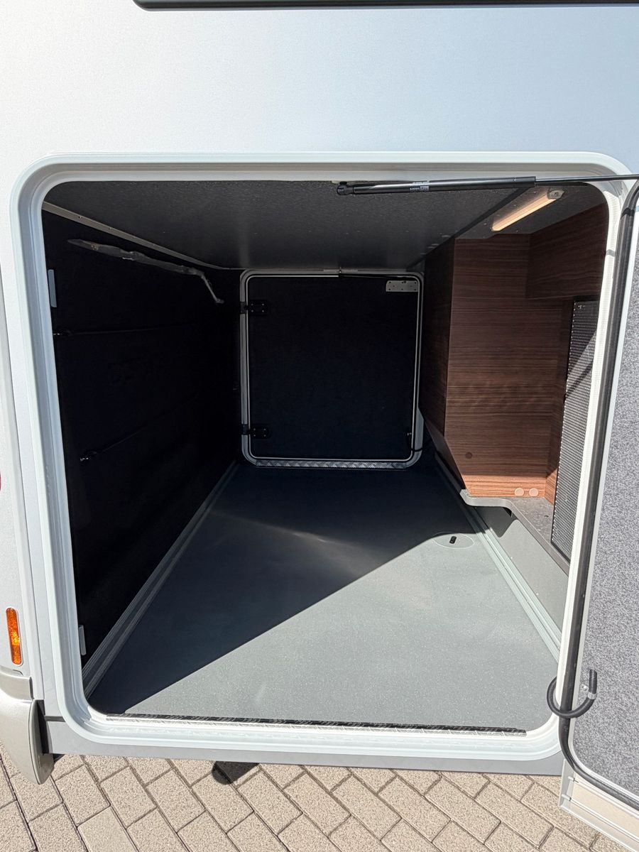 Fahrzeugabbildung Carthago chic c-line I 4.9 LE L Cortina Silverline
