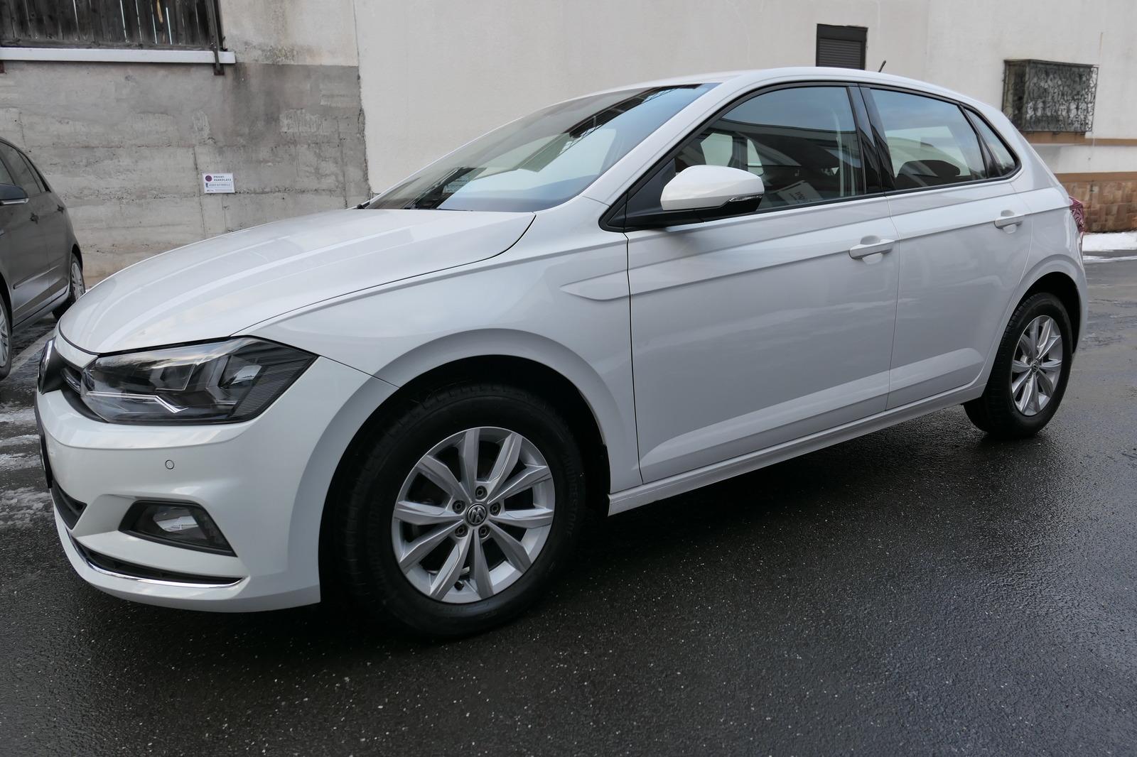 Volkswagen Polo Highline DSG  28200 km! PDC! SHZ! BT! Navi!