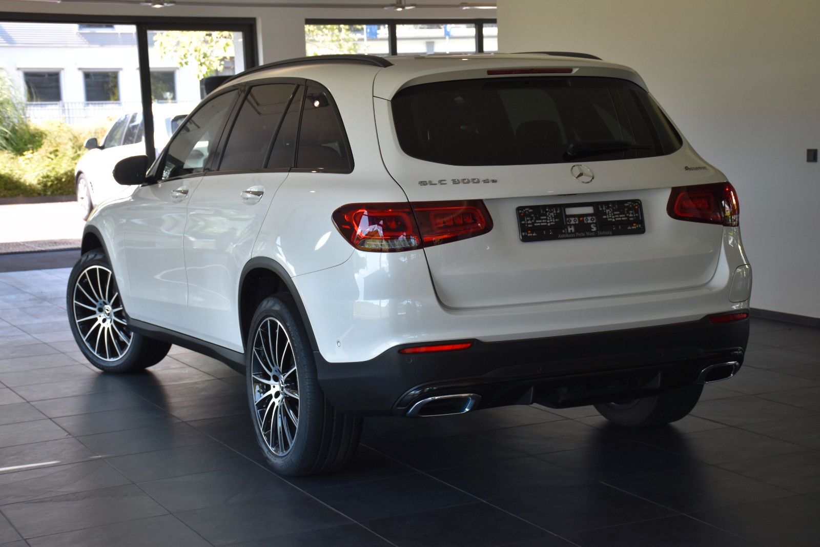 Mercedes-Benz GLC 300 de 4Matic 9G AMG LINE PANO AHK LED NIGHT foto 4