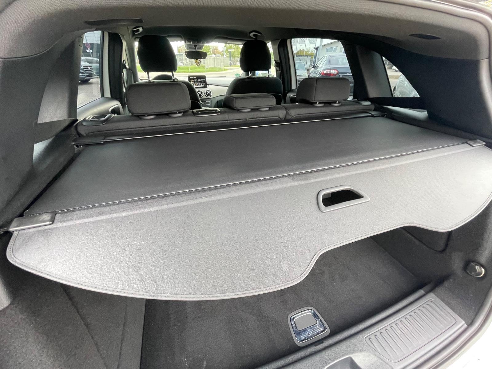 Mercedes-Benz B 180 | 7G-DCT Automatik | LED Scheinw. | Tempo.
