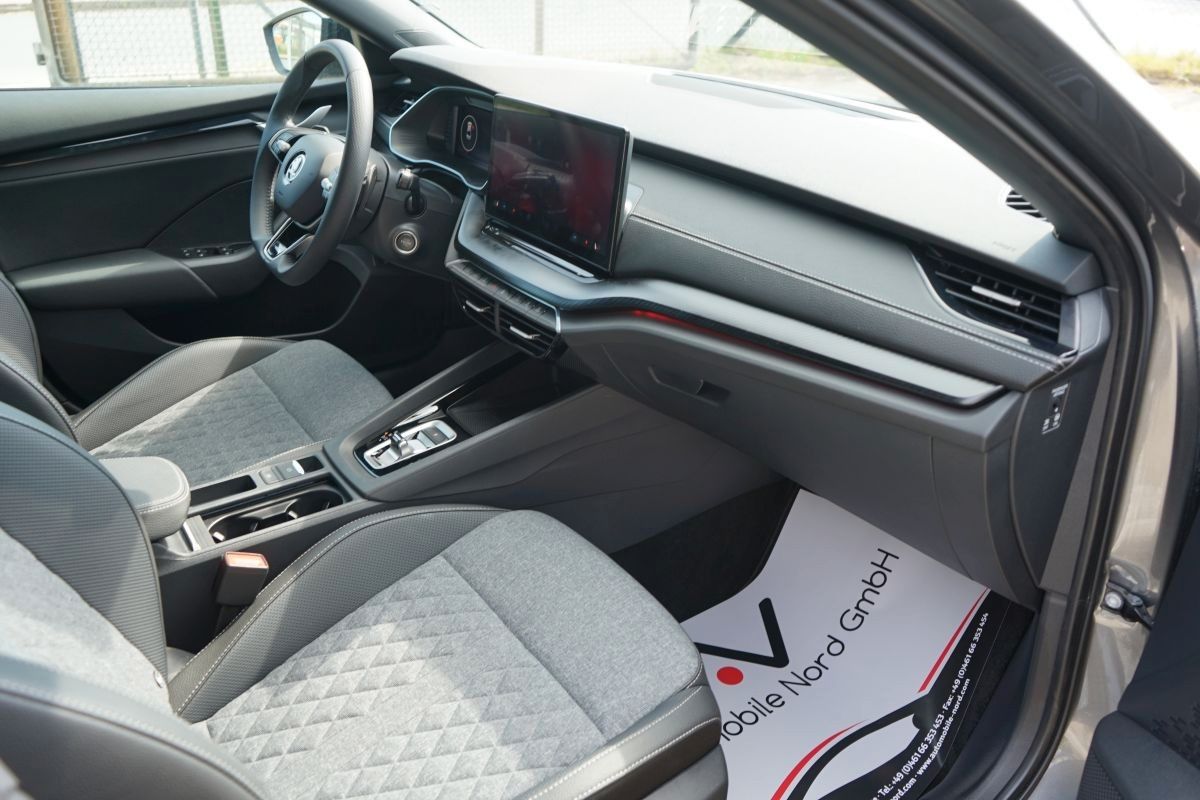 Fahrzeugabbildung SKODA Octavia Limo 2.0 TDI DSG *Sportline*Garantie