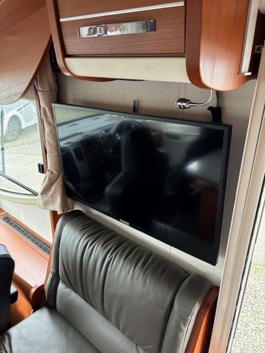 Fahrzeugabbildung Frankia Luxury Class 7900 Solar,SAT,Hubstützen,Dachklima