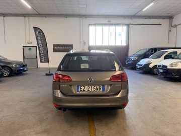 Volkswagen Golf - 8