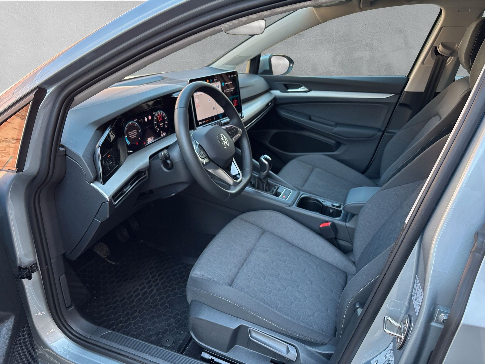 Fahrzeugabbildung Volkswagen Golf Variant 2.0 TDI Life AHK Kamera LED ACC SHZ