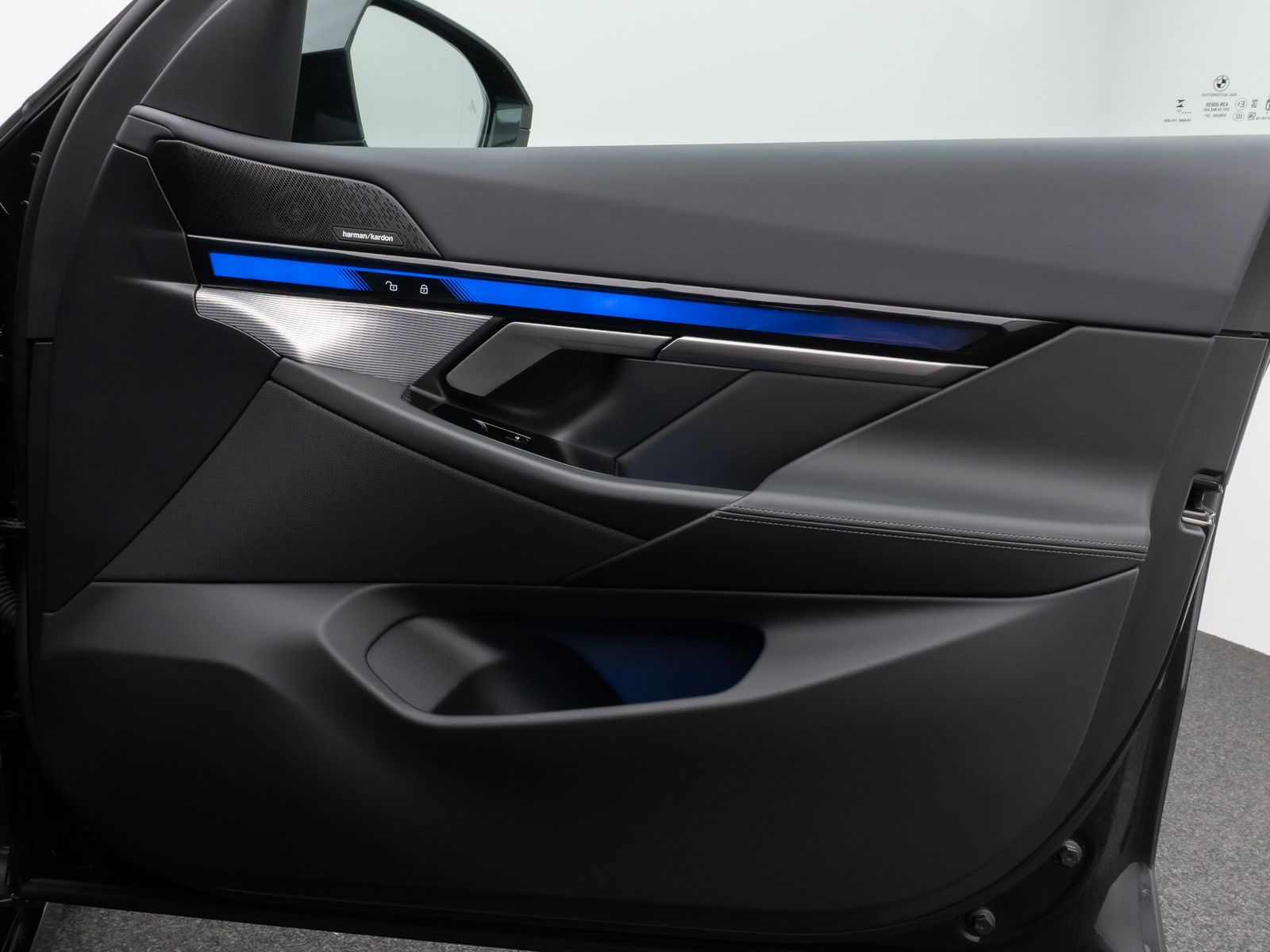 Fahrzeugabbildung BMW 520d M Sport 360°HUD DAB H/K AHK Komfort Alarm