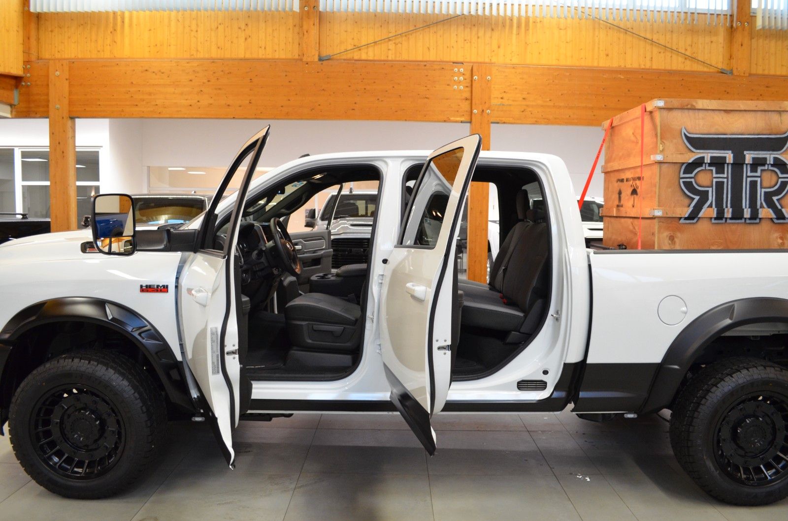 Fahrzeugabbildung Dodge RAM 2500 BLACK LINE CREW CAB 4X4 *Neuwagen*