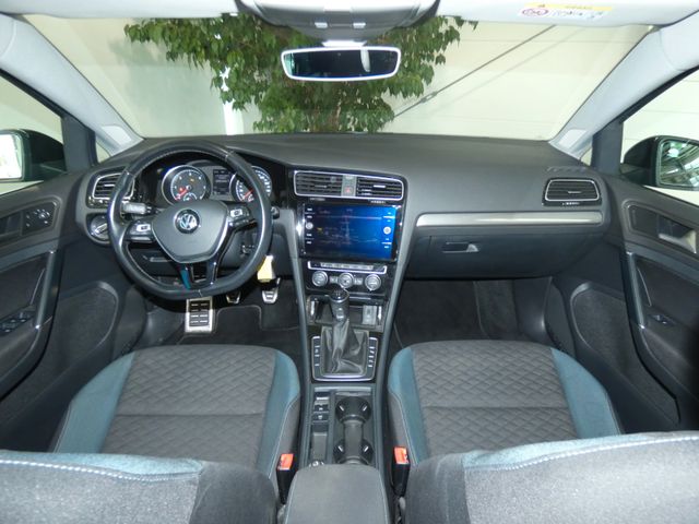 Golf 1.6 TDI IQ.DRIVE STANDHEIZUNG NAVI ACC