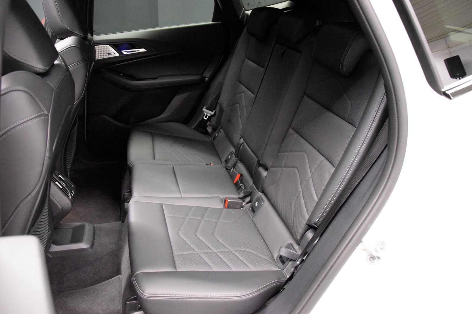 Fahrzeugabbildung BMW 223d Active Tourer xDrive M Sport Pano AHK HuD