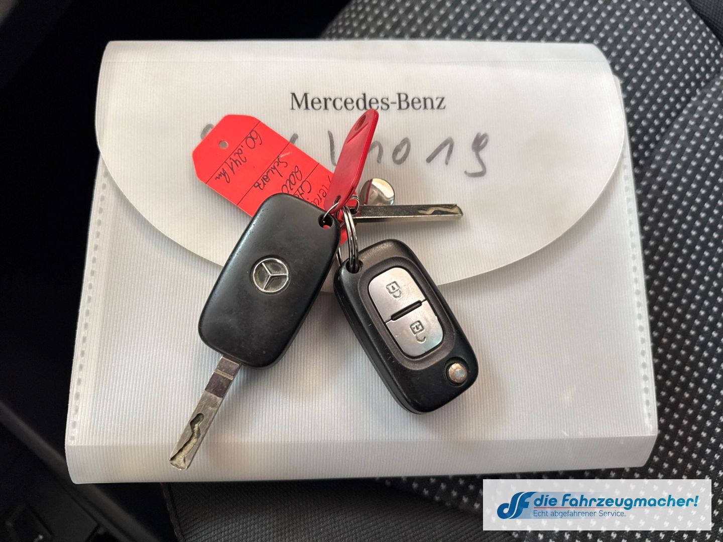 Fahrzeugabbildung Mercedes-Benz Citan 111 CDI lang Tourer Edition Klimaautom SH