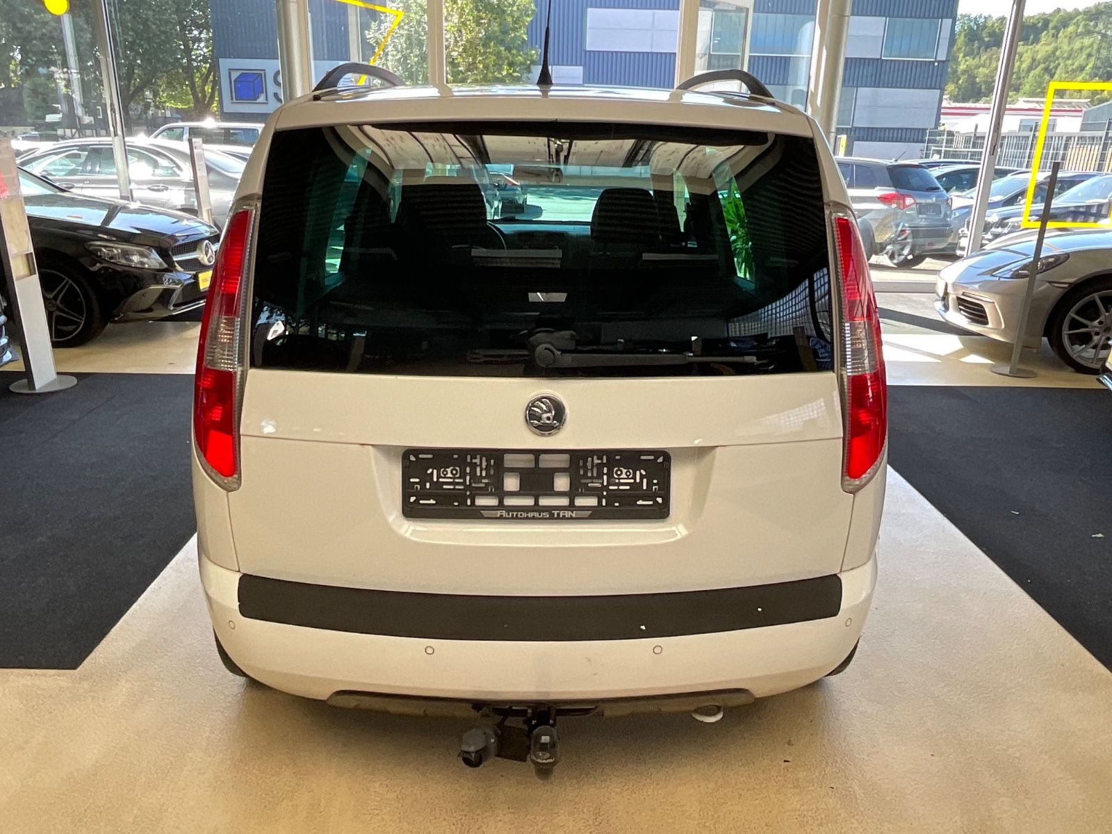 Fahrzeugabbildung SKODA Roomster Noire