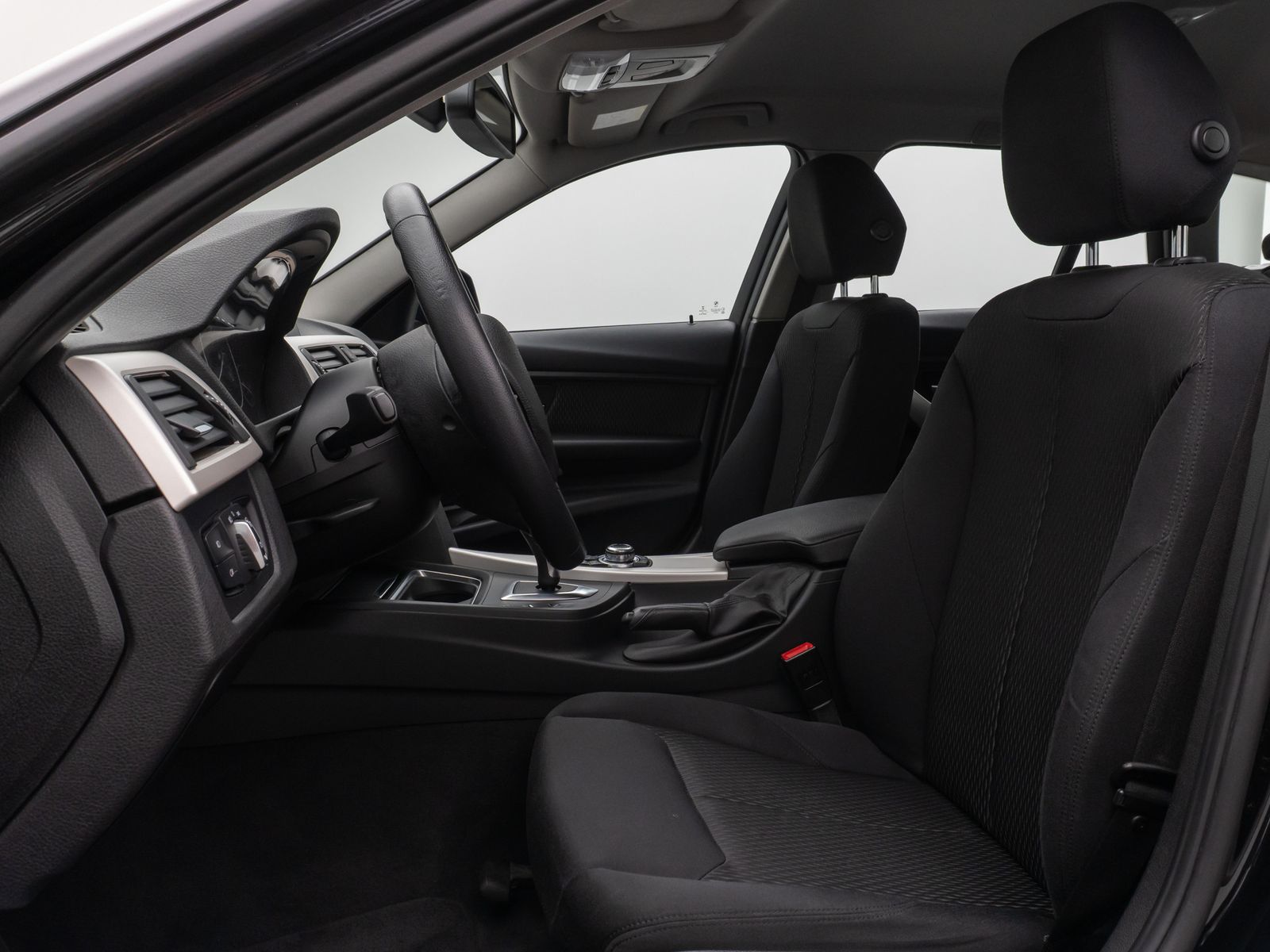 Fahrzeugabbildung BMW 320d Navi PDC Sitzhzg Xenon Geschwindigkeitsreg