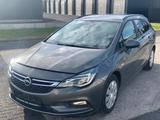 Opel Astra K Sports Tourer Business,Navi,82.100KM - Opel Astra mit Diesel-Antrieb: Sports Tourer