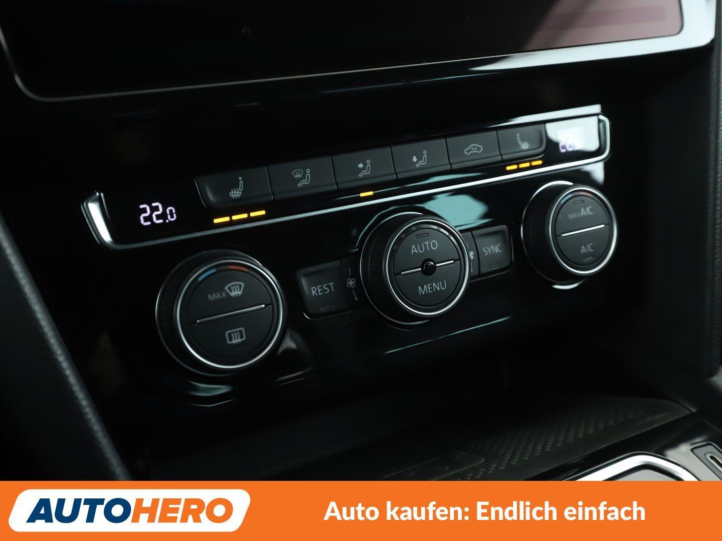 Volkswagen Passat 2.0 TSI Elegance 4Motion Aut.*NAVI*LED*