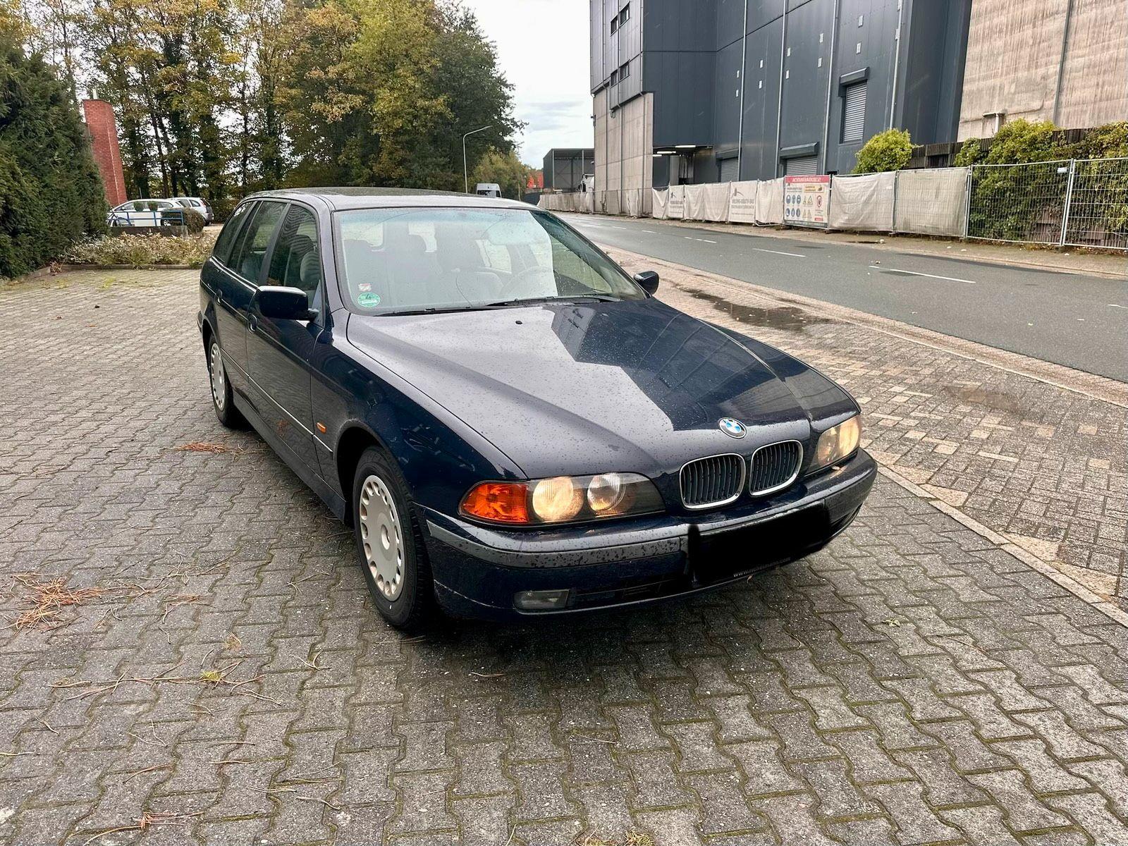 BMW 523