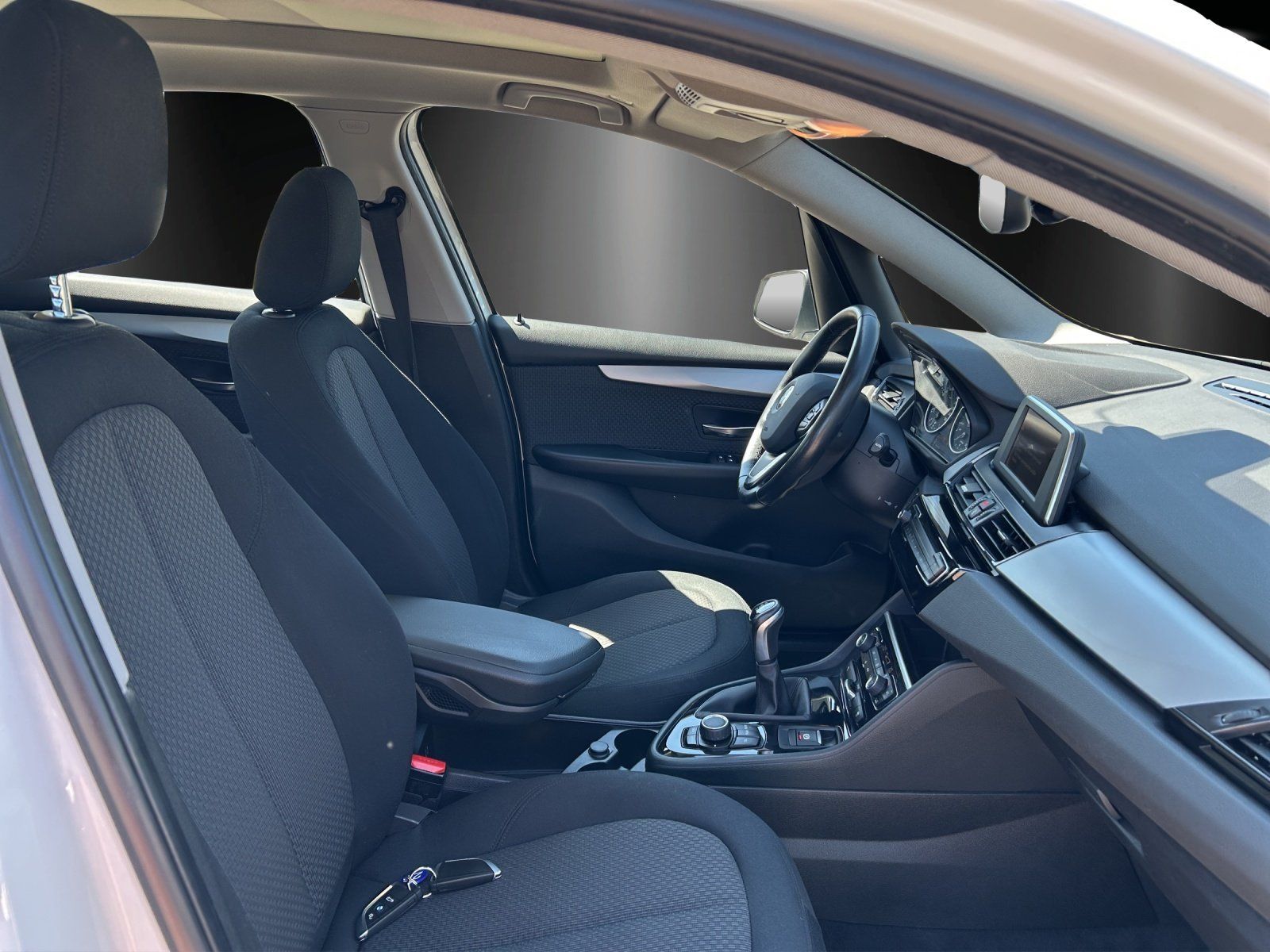Fahrzeugabbildung BMW 218 Active Tourer, Advantage