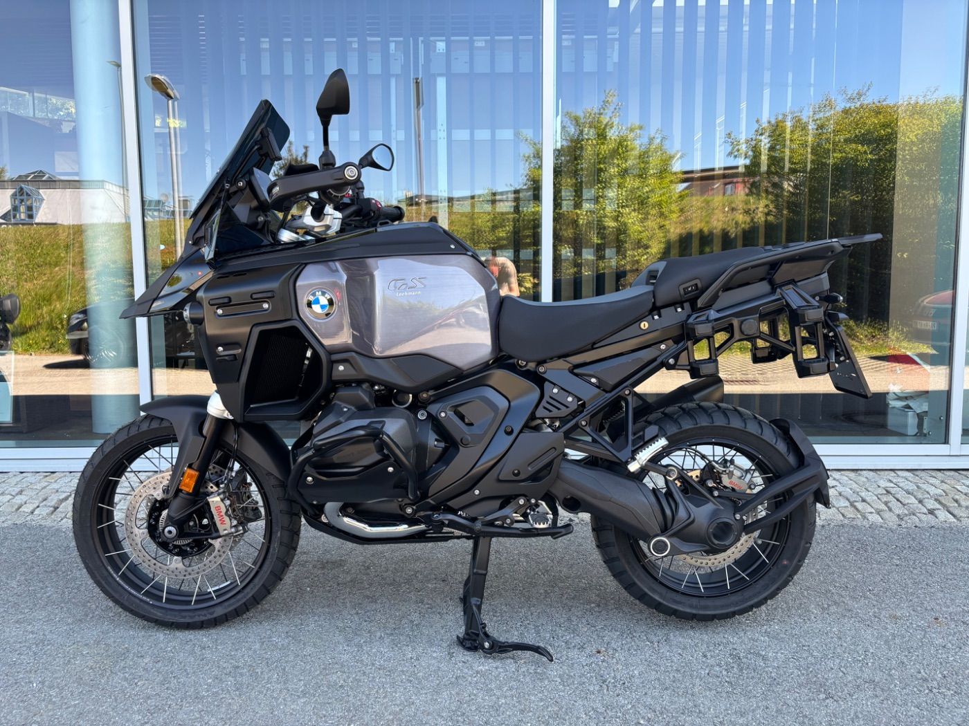 Fahrzeugabbildung BMW R 1300 GS Adventure 3 Pakete Triple Black ASA 10