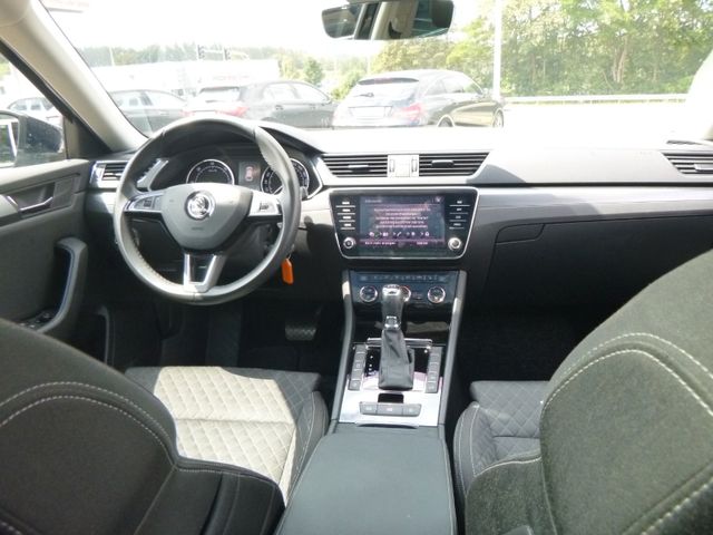 Fahrzeugabbildung Skoda Superb 2,0 TDI Kombi >AUT/AHK/NAV/PAN/SHZ/TEMP<
