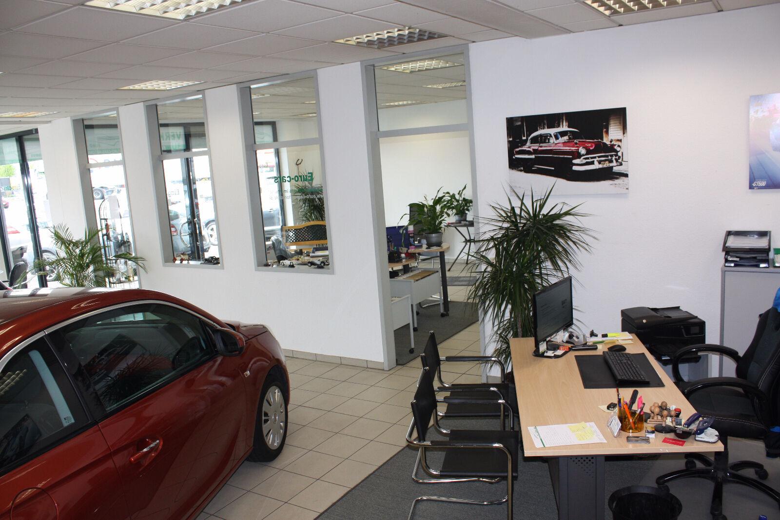 showroom-image-bottom