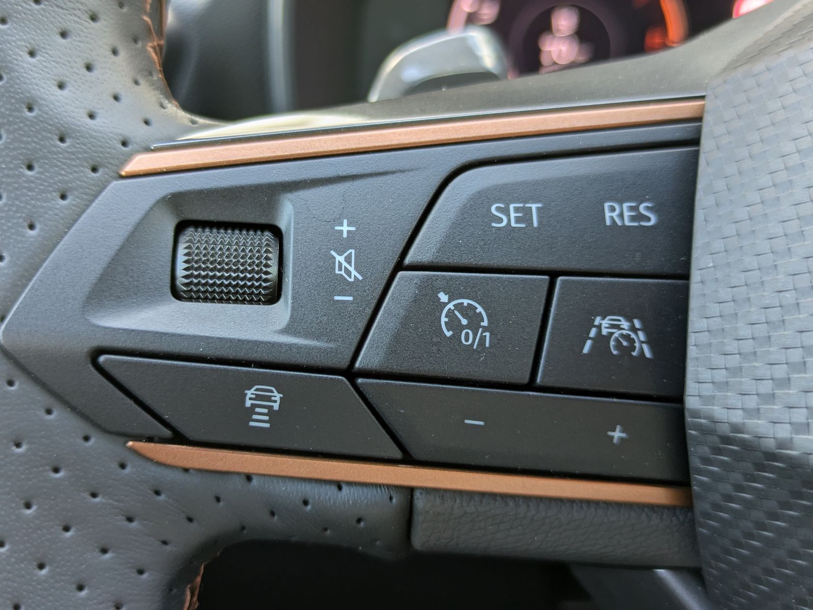 Fahrzeugabbildung CUPRA Leon 1.5 eTSI DSG MATRIX-LED*ACC*APP*KAMERA*18"