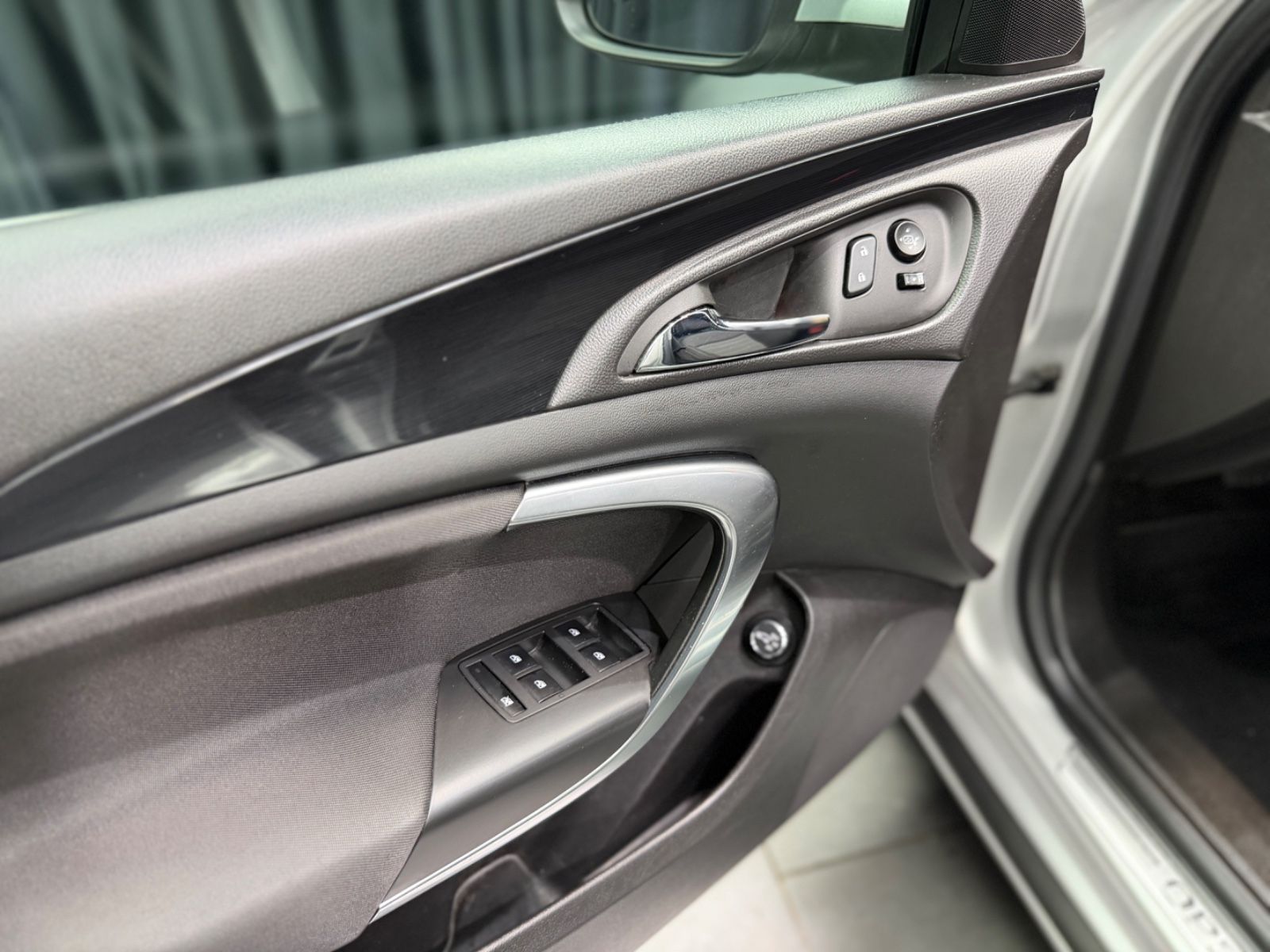 Fahrzeugabbildung Opel Insignia Sports Tourer Innovation|AUTOMATIK|RFK
