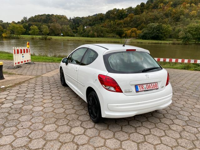 Peugeot 207 Tendance HDi FAP 90-Garantie,Neu Tüv