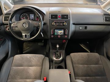 Volkswagen Touran Highline *PANO*SHZ*NAVI*PDC*TEMPOMAT*