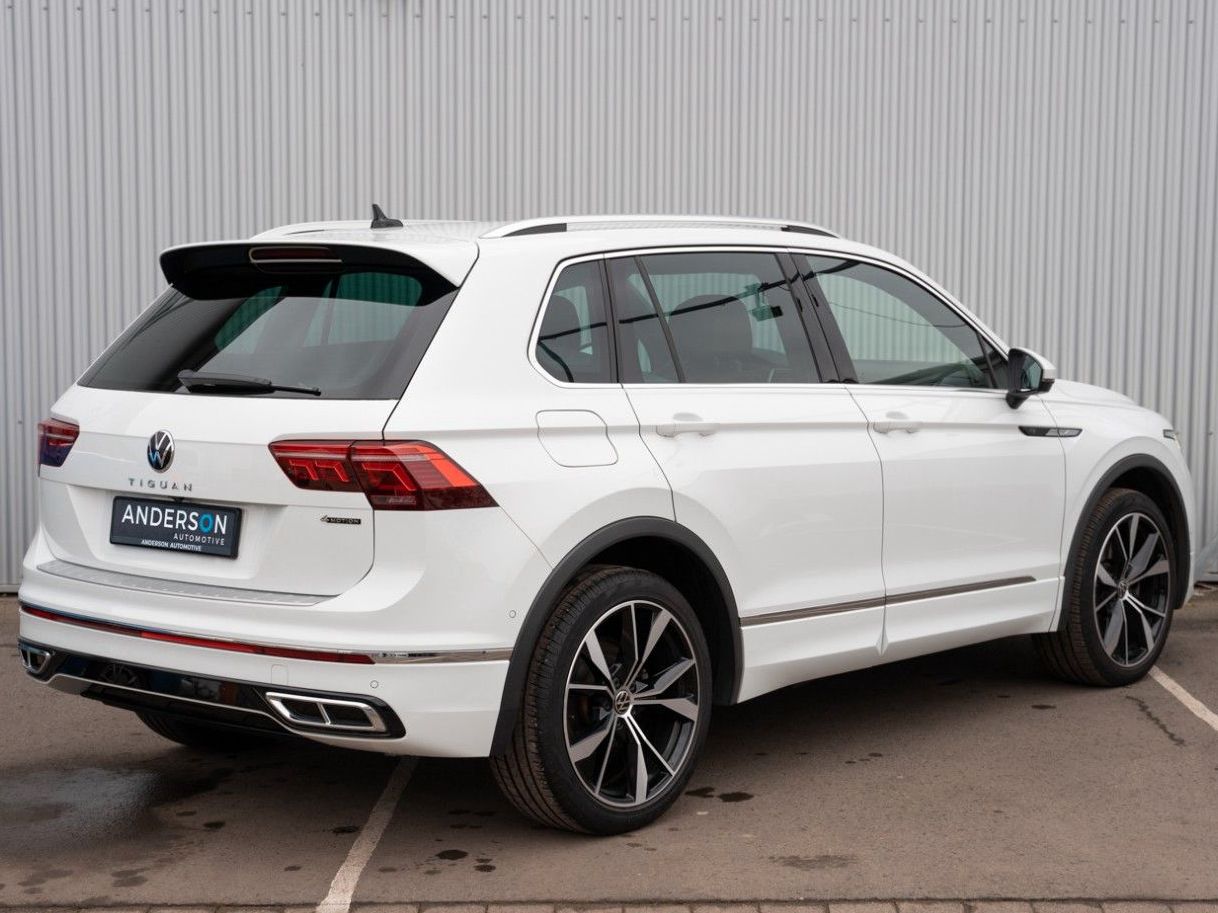 Fahrzeugabbildung Volkswagen TIGUAN 2.0 TDI R-LINE 4M MATRIX KAM DCC AHK