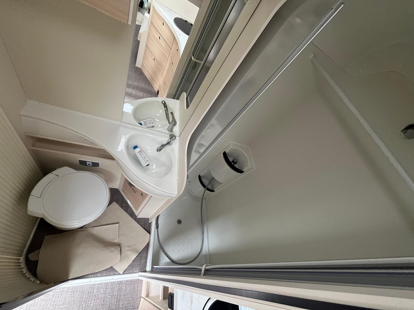 Eura Mobil Activa One 630 LS Travel Plus Automatik 8-Gang – Foto 12 von 12