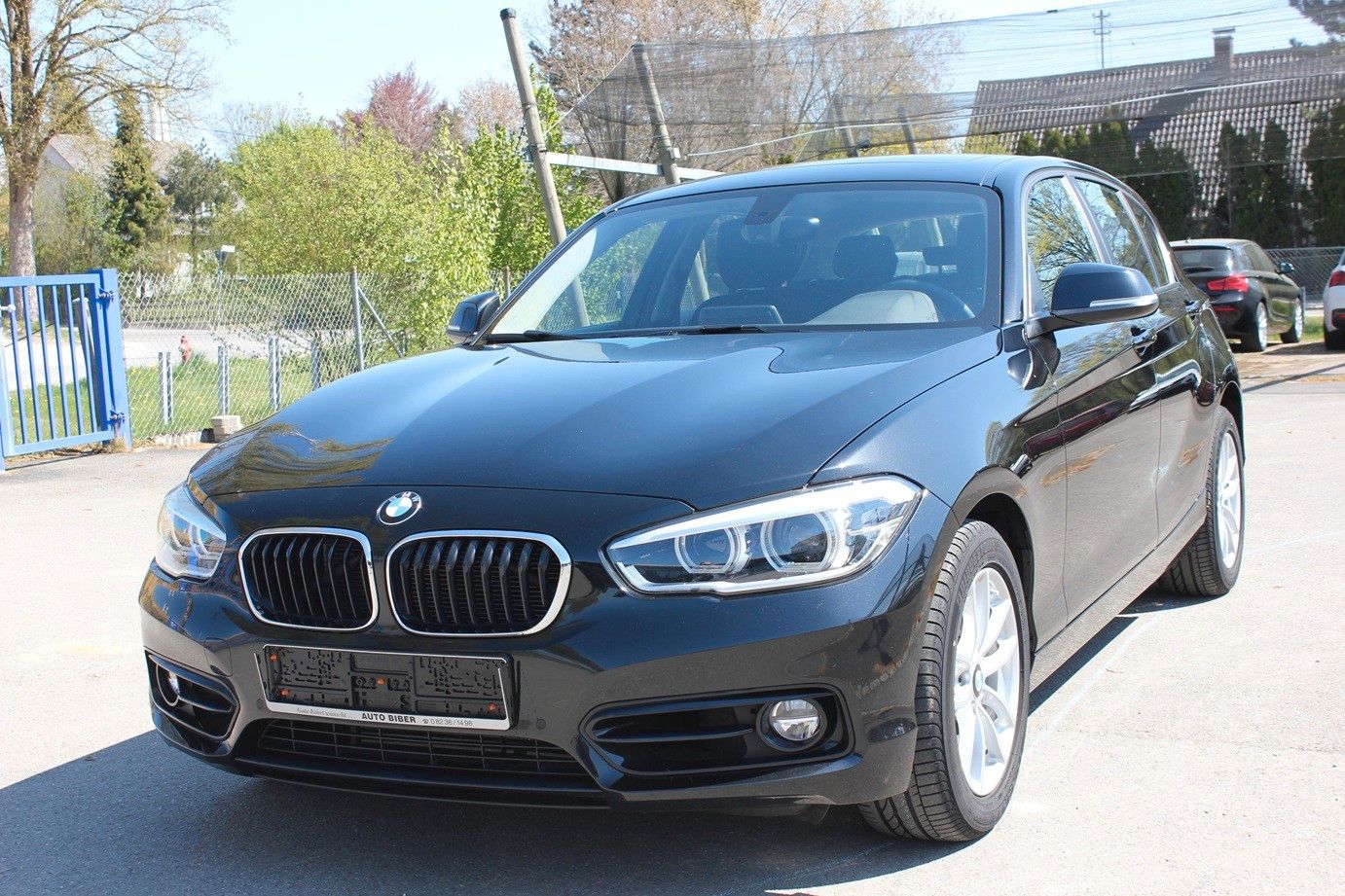 BMW 118d Sport Line -Navi-LED-Glasdach-1.Hand