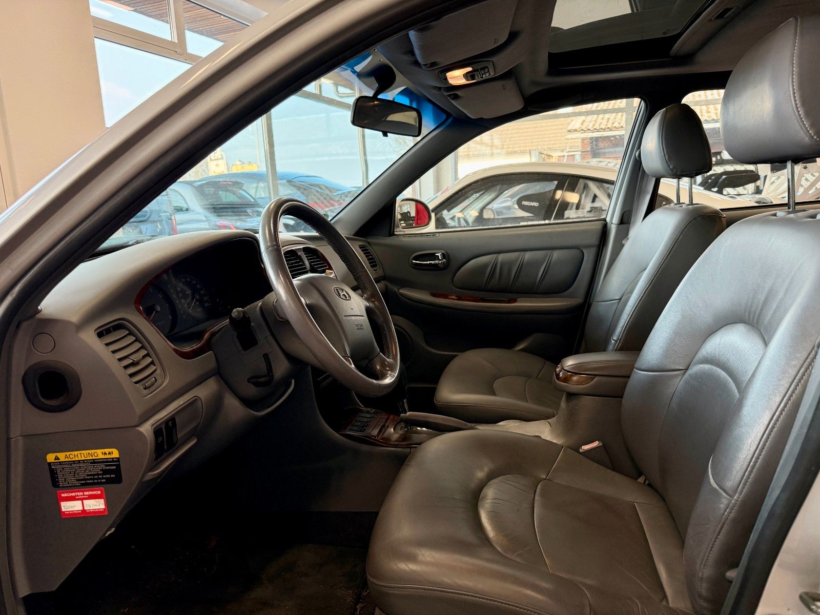 Fahrzeugabbildung Hyundai SONATA 2.0 16V GLS Schiebedach, Leder, Klima