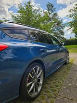 Ford Focus 2,3 EcoBoost ST Styling-Paket Turnier - Ford Focus: St3