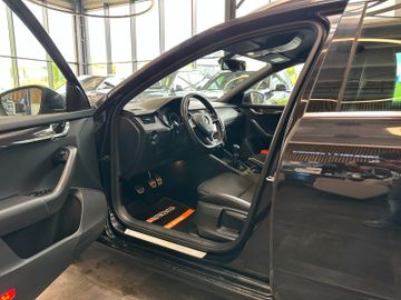 Skoda Octavia Combi RS *BiXenon*Navi*AHK*