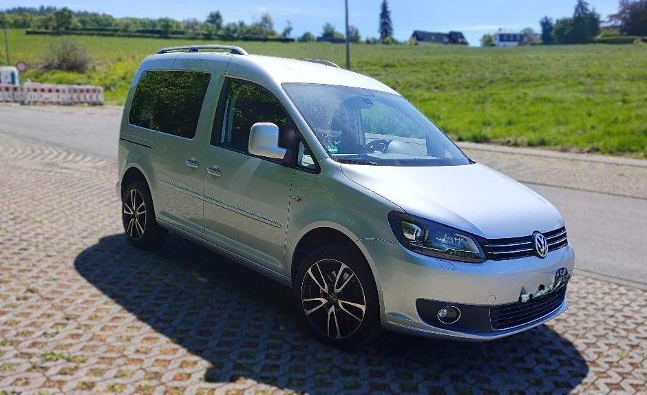 VW Caddy 2,0TDI 103kW BMT DSG Team Edition 5-S ...