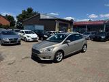 Ford Focus Titanium XENON Navi Tempo Multifkt - Ford mit Benzin-Antrieb: Limousine