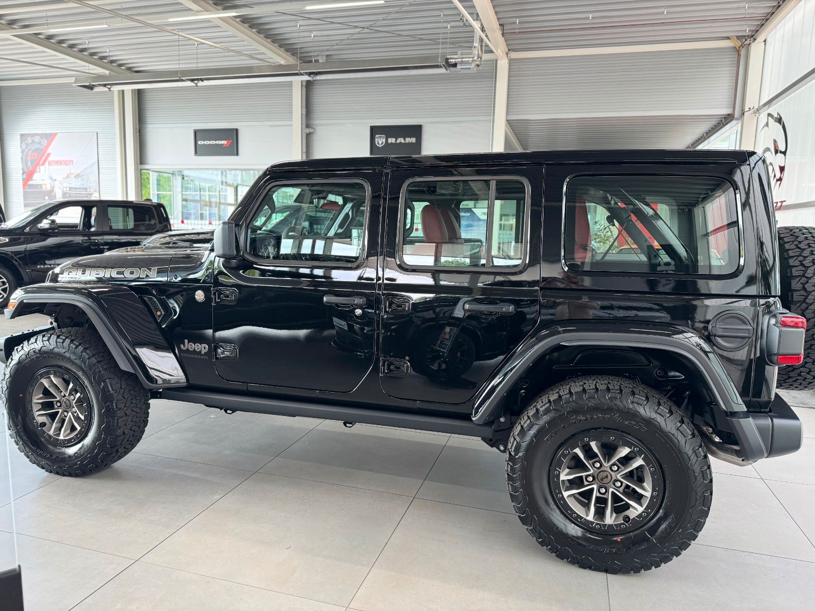 Fahrzeugabbildung Jeep Wrangler 6.4 V8 Rubicon 392 "AHK Voll-LED"