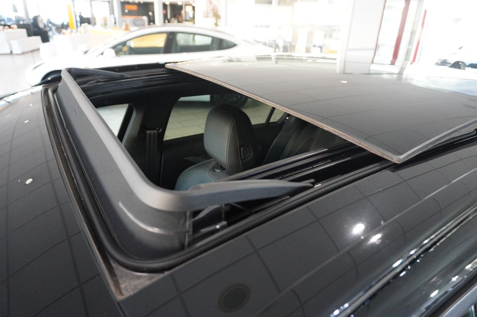 Fahrzeugabbildung Opel Astra L ST 1.2T ULTIMATE NAVI/LED/360°/HUD/AHK