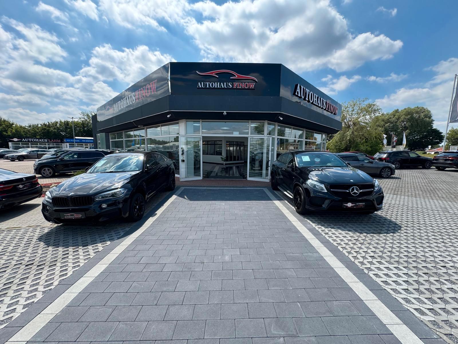 showroom-image-bottom