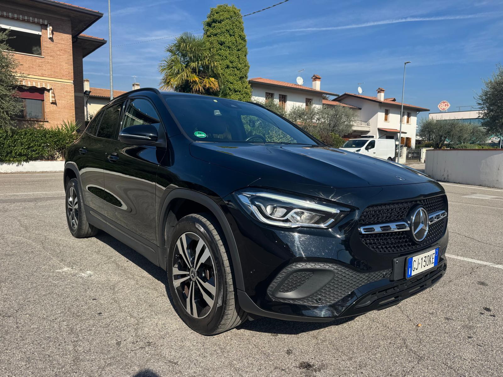Mercedes-Benz GLA 200 d 4MATIC DCT