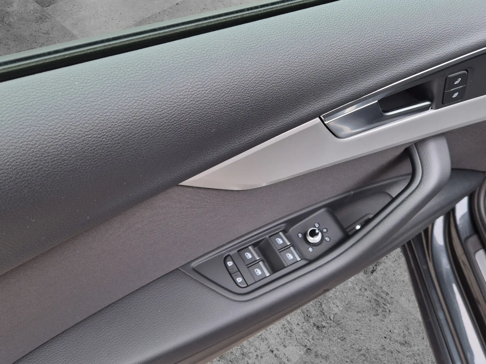 Audi A4 Avant 35 TFSI advanced S-tronic LED Navi SHZ 