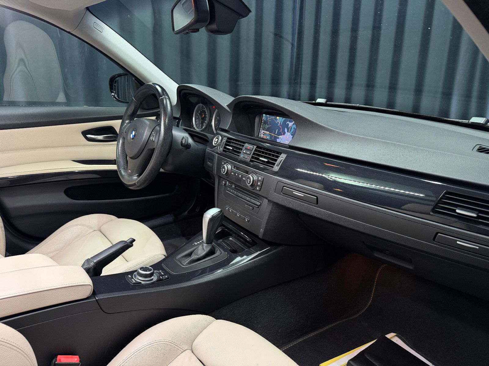 Fahrzeugabbildung BMW 335 i xDrive Touring|LEDER|NAVI|PANO