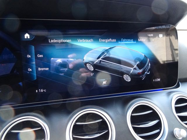 Fahrzeugabbildung Mercedes-Benz E 300 de/AMG/Pano/Widesreen/AHK/Leder/