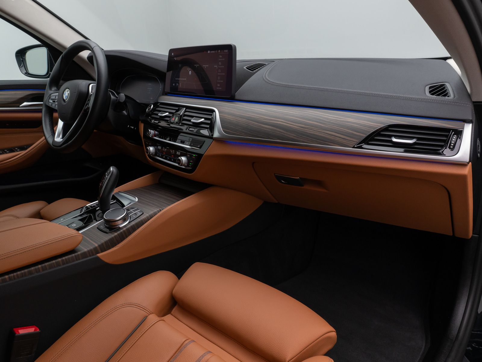 Fahrzeugabbildung BMW 520d xD Luxury Line DAB HUD Kamera Laser Komfort