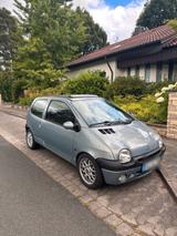 Renault Twingo Initiale - Renault Twingo mit Benzin-Antrieb: Kleinwagen, Automatik, Initiale