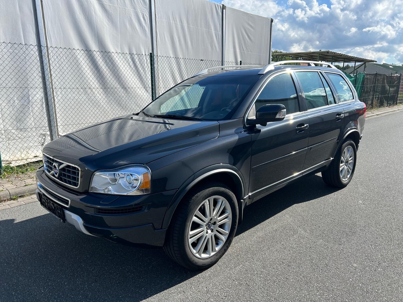 Volvo XC90 2,4 D5 Momentum 7-Sitzer Xenon