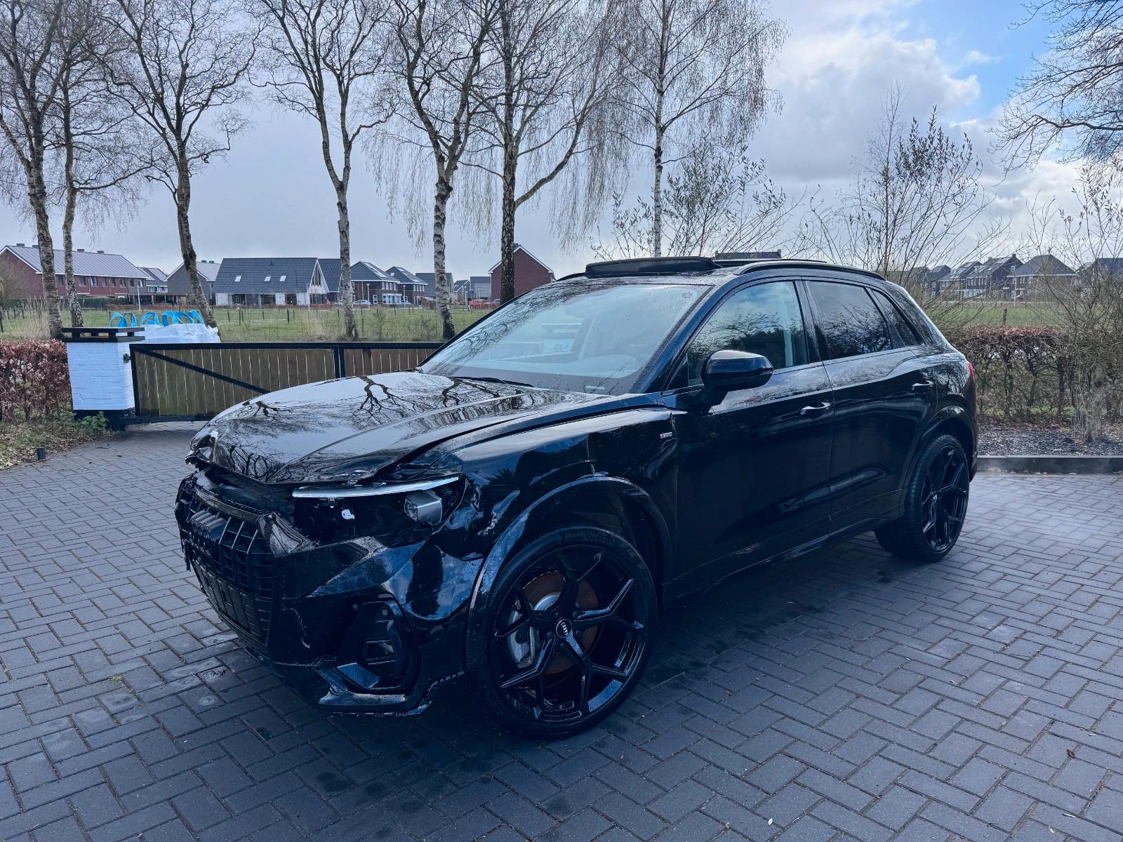 Audi Q3 40 TFSI Quattro S line PANO Camera SONOS VOL!