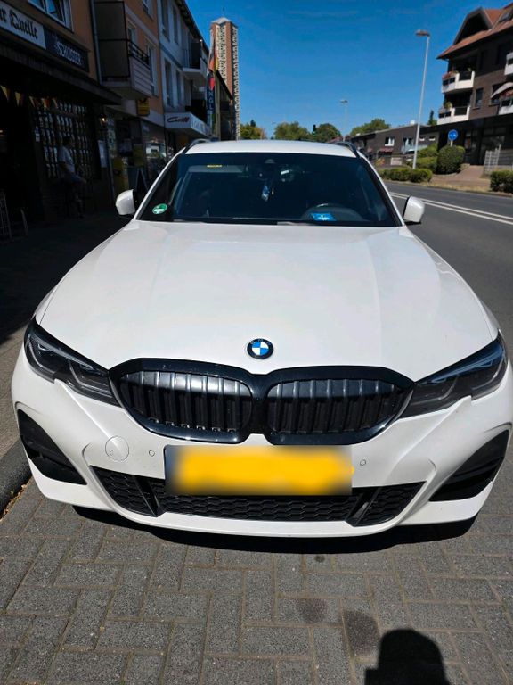 Image of BMW 330